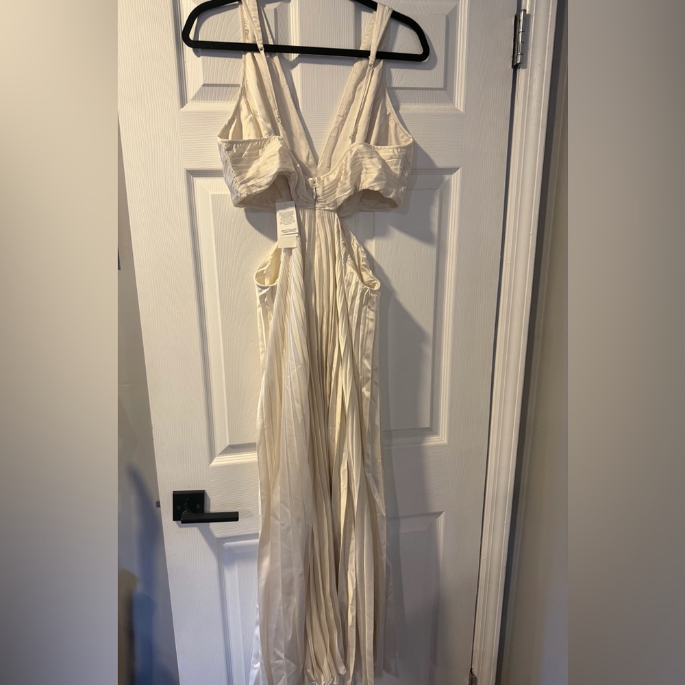 Abercrombie & Fitch Giselle Pleated Cutout Maxi Dress size Large NWT - Picture 6 of 8